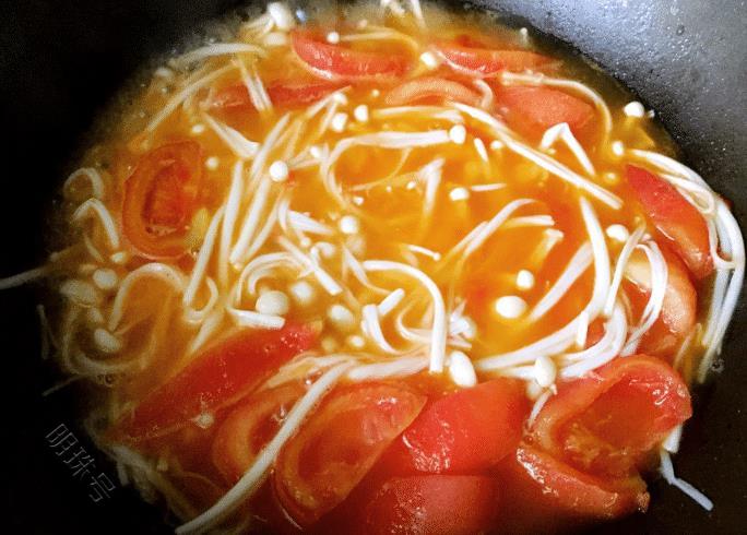 番茄金针菇汤,简单又营养,喝上一碗开胃又消食