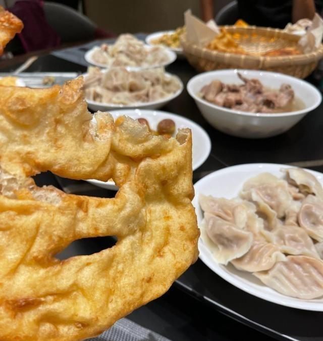 岳云鹏晒饺子，网友：两斤半的饺子，能吃完吗？