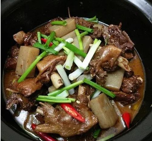 精选美食推荐香辣红烧肉魔芋啤酒鸭素肉丝油菜