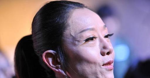 她为保持不老容颜20年不吃晚饭不生孩子，如今43岁像53岁