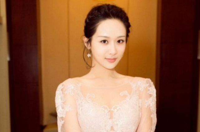 《家有儿女》小雪的两个扮演者，如今的现状大有不同