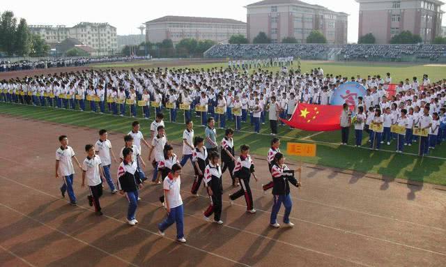 小学初中是学霸，高中是学渣，为什么？