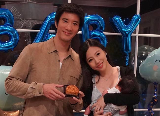 李靓蕾正式反击王力宏，王力宏离婚之后代言英菲尼迪