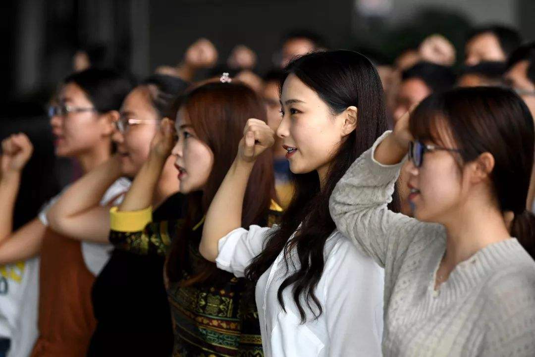 初入职场时的稚嫩之态：那时的日子有可喜的内容