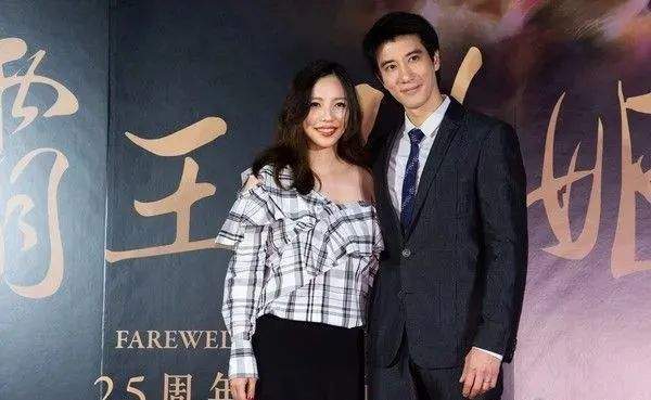 王力宏离婚风波后刘畊宏身陷丑闻，刘畊宏逐条点赞