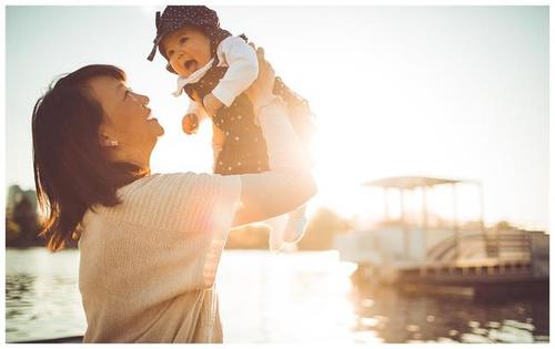 婆婆伺候儿媳月子期，婆家拿了十万彩礼，儿媳给了六万嫁妆