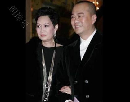 香港影帝，和妻子结婚前不知妻子是富家女，两个人至今无子