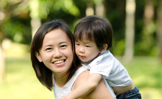 “凭啥她彩礼比我高，你要买辆车补偿”女子攀比，责怪丈夫家偏心