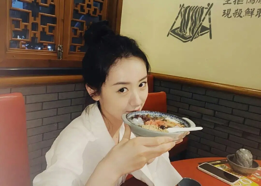 袁冰妍喜获《落花时节又逢君》女主角，满意大过争议声