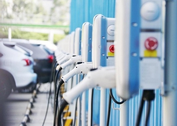 12月新能源乘用车市场零售达47.5万辆环比增长25.4%