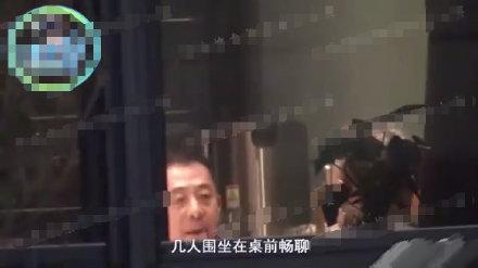 侯勇疑似酒驾，后还开车载朋友离开