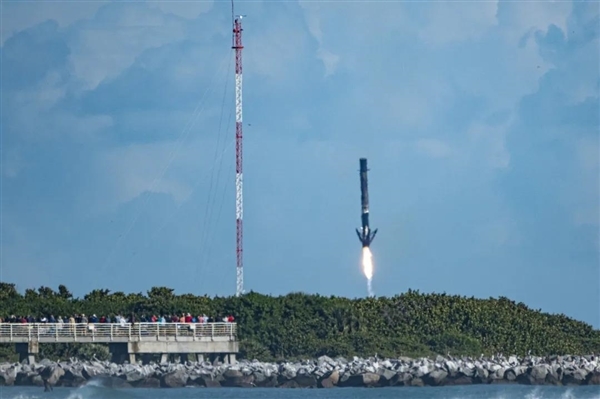 spacex成功执行“十手火箭”发射任务