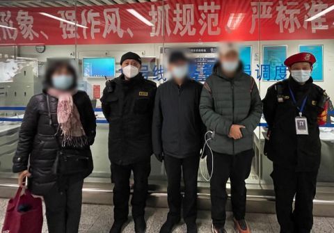 北京地铁10号线1105次列车上的智力障碍孩子被找到