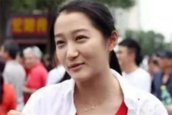 谢娜卸了妆后，网友：差距好大