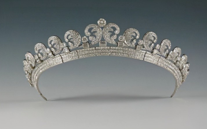 戴安娜王妃的王冠，为什么被称为“珍珠泪”？