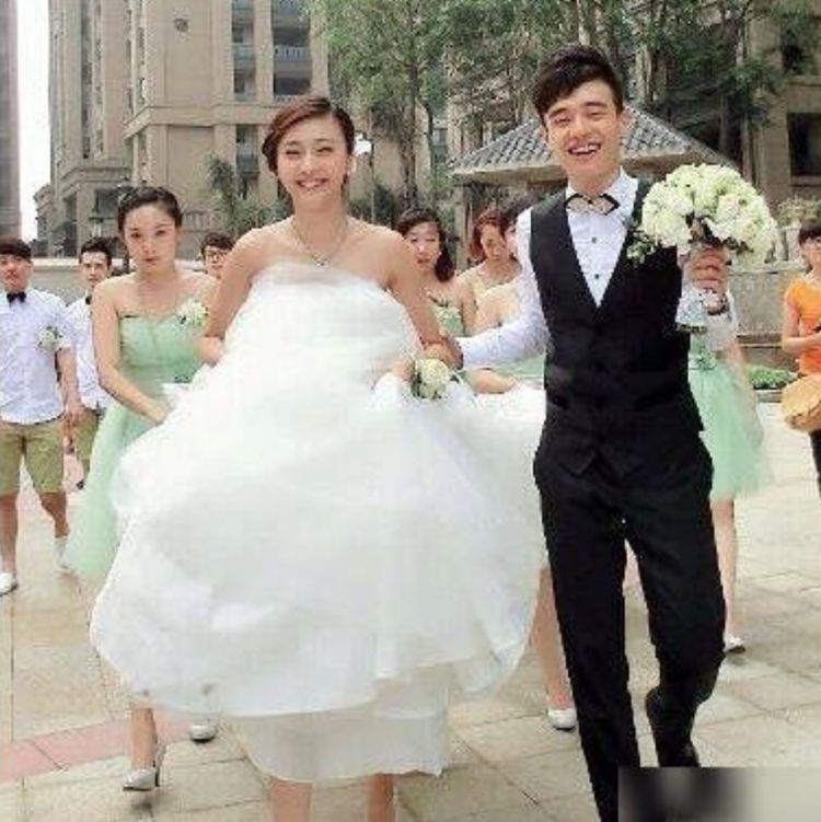 《中国好声音》陈冰参加节目前就结婚，网友：这是什么操作？