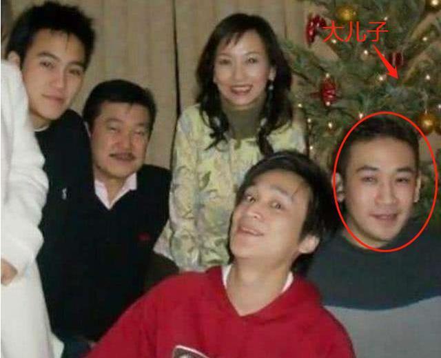 赵雅芝三个儿子都是同母异父，如今的他们差距很大