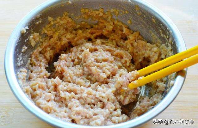 调饺子馅时，牢记正确做法，饺子馅香嫩好吃，怎么煮都好吃