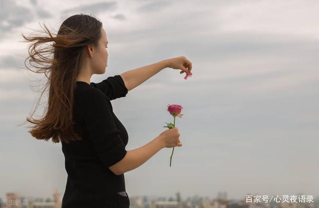 父亲为了一个女人狠心抛弃了我们母女，直到现在，我都无法忘怀