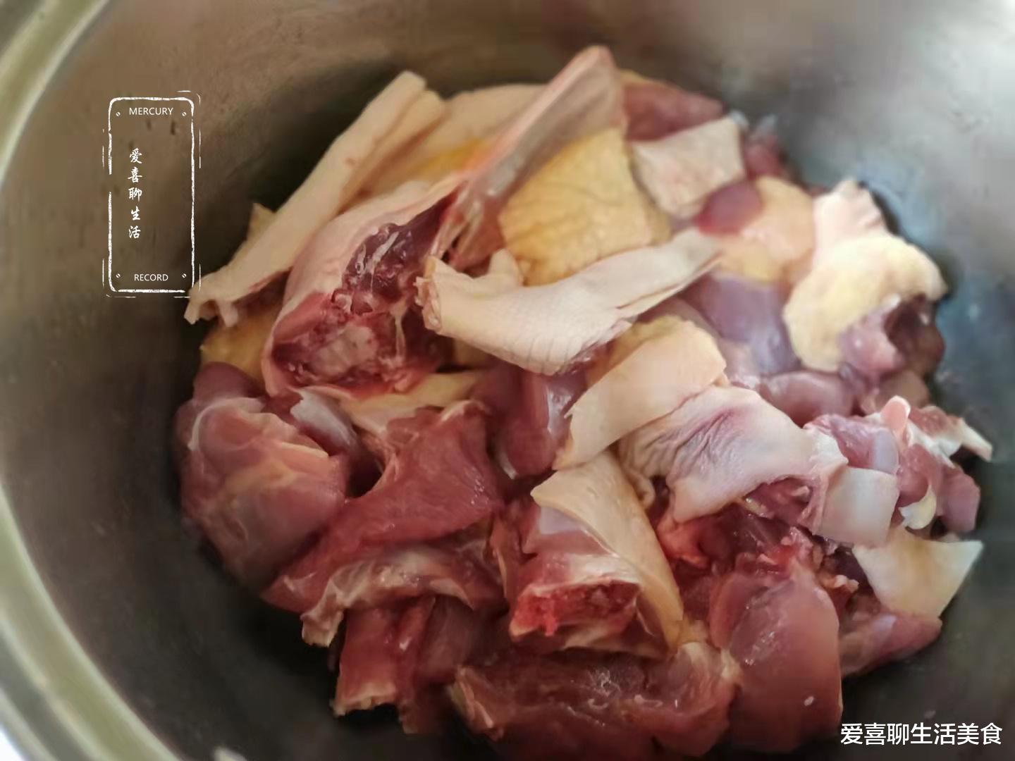 秋季吃猪肉羊肉不如吃这肉，锅中一炖，汤鲜肉烂清热润燥