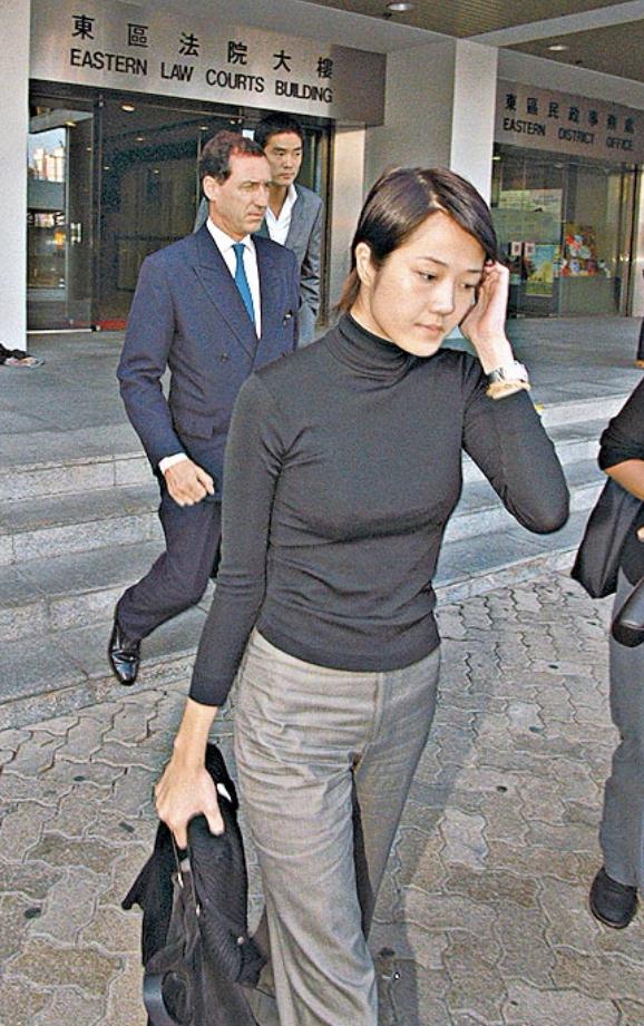 42岁前香港艺人兼模特陈小韵，如今生活如何？