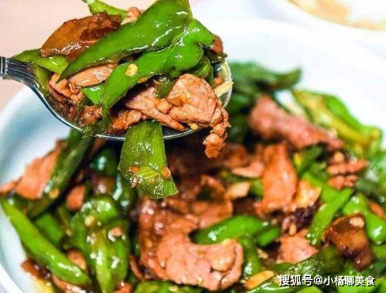 青椒炒肉，先炒青椒还是先炒肉？很多人不知道，难怪不香嫩不入味