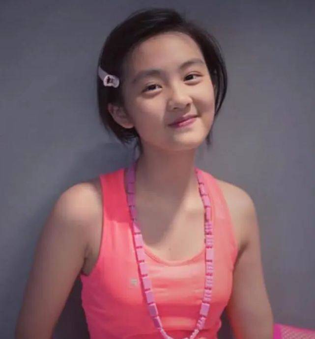 黄磊女儿16岁成大姑娘，网友：这个最美星二代会出道吗？