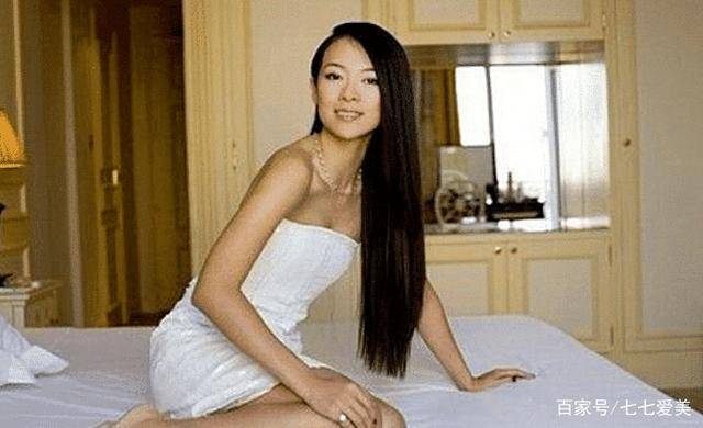 章子怡18岁照片曝光，被称为“玉女掌门”网友：难怪被称为玉女
