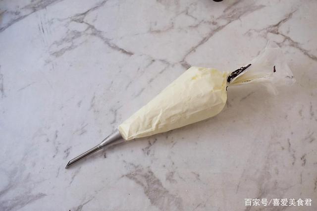 网红甜品“闪电泡芙”，一口下去就爆浆，颜值与美味于一体！