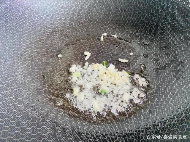 黄瓜炒土豆丝，做法简单易学，10分钟就能搞定，简单快手