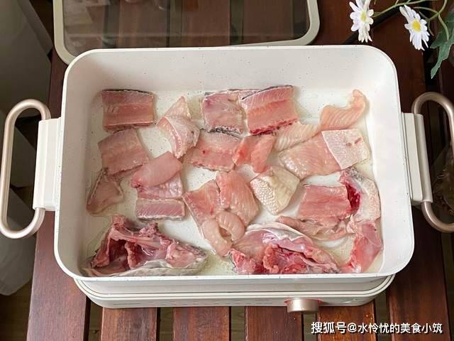 自己做的酸菜鱼料多实惠超满足，鱼片一次吃到爽