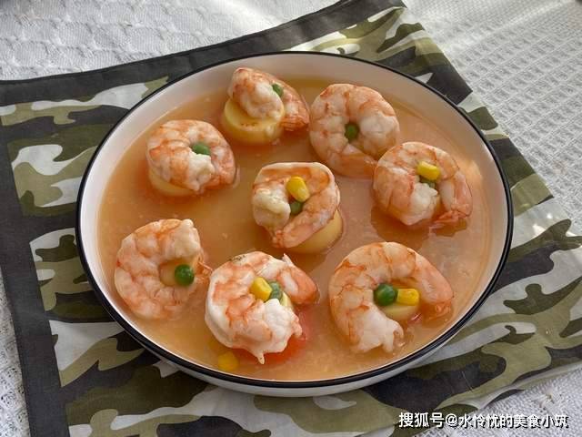 日本豆腐又称鸡蛋豆腐，虽质感似豆腐，却不含任何豆类成份