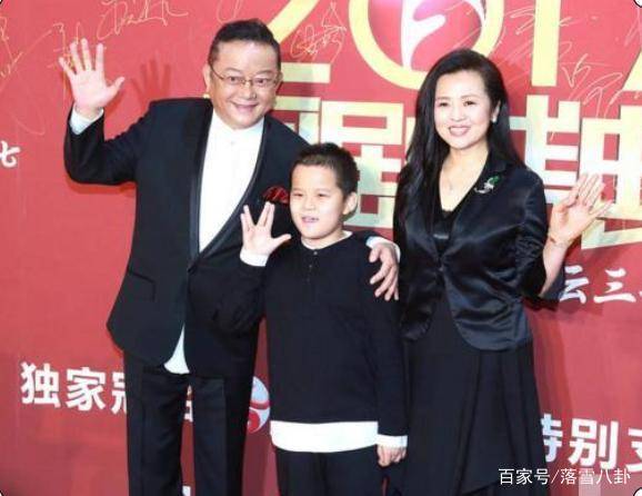 71岁王刚和三婚妻子老来得子，如今孩子已11岁