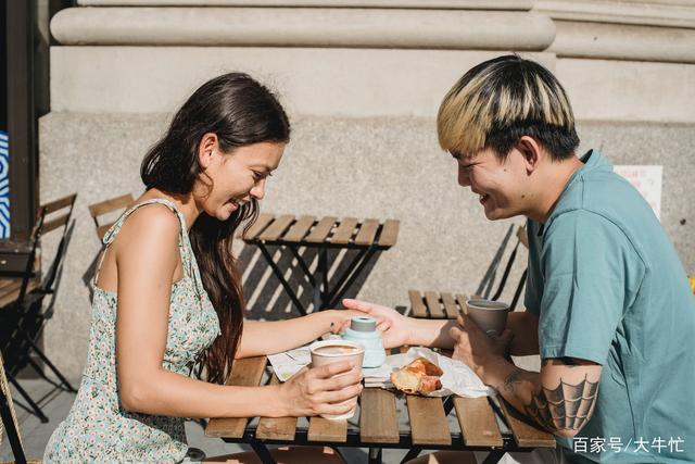 婚外邂逅了爱情，忘不了家庭