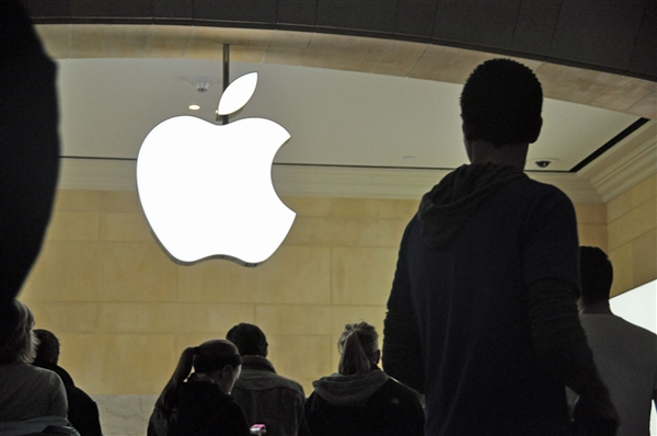苹果宣布提高美国零售员工薪酬