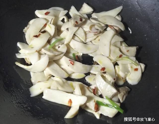 杏鲍菇炒腐竹的家常做法，滑嫩鲜香美味的杏鲍菇炒腐竹