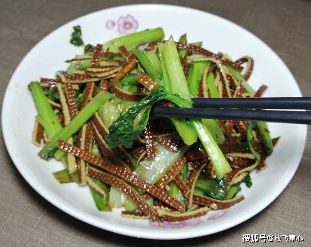 苔菜炒油丝，先炒苔菜还是先炒油丝，掌握这三个方面的窍门