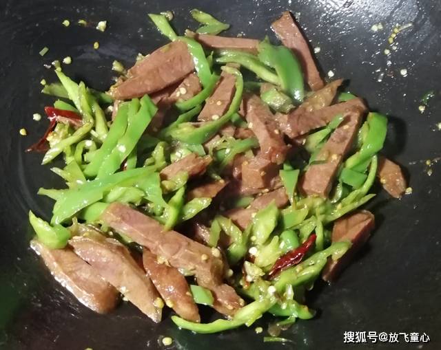 驴肉炒青椒的家常做法窍门，鲜嫩好吃还在于掌握三个小窍门