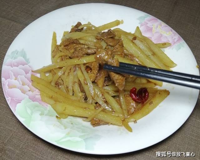 土豆丝炒肉怎么做好吃，土豆丝炒肉怎么家常做法