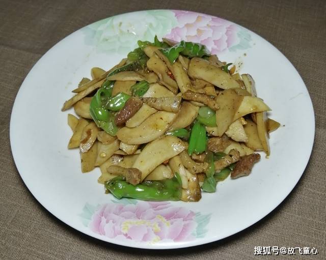 杏鲍菇炒肉的家常做法，鲜香美味开胃下饭，孩子爱吃得停不下嘴