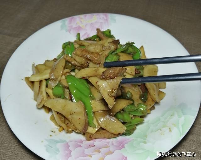 杏鲍菇炒肉的家常做法，鲜香美味开胃下饭，孩子爱吃得停不下嘴