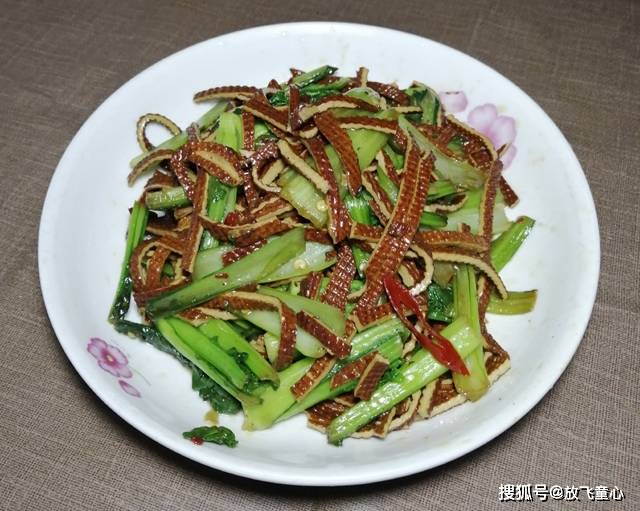 苔菜炒油丝，先炒苔菜还是先炒油丝，掌握这三个方面的窍门