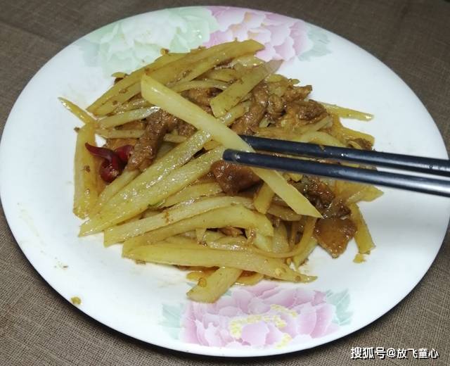 土豆丝炒肉怎么做好吃，土豆丝炒肉怎么家常做法