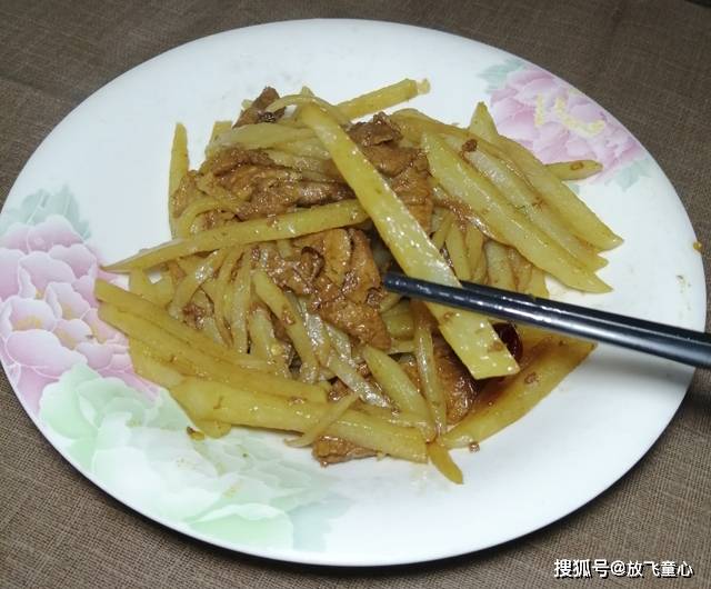 土豆丝炒肉怎么做好吃，土豆丝炒肉怎么家常做法