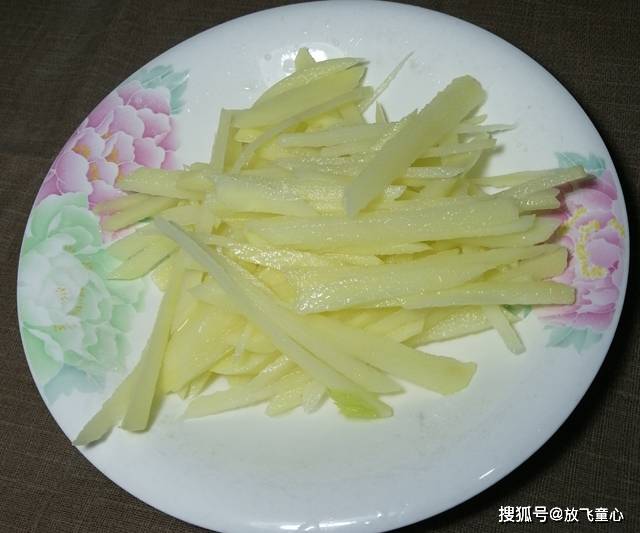 土豆丝炒肉怎么做好吃，土豆丝炒肉怎么家常做法