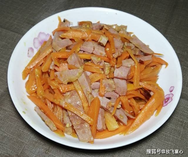 胡萝卜炒牛肉的家常做法，简单好吃开胃又下饭，好吃更下饭