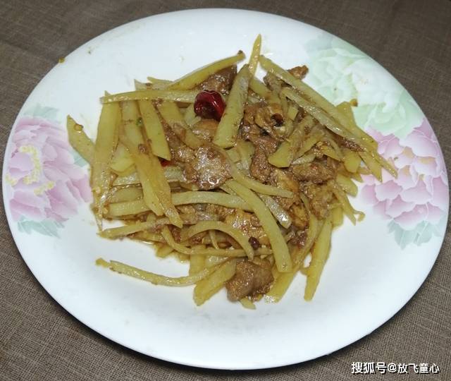 土豆丝炒肉怎么做好吃，土豆丝炒肉怎么家常做法