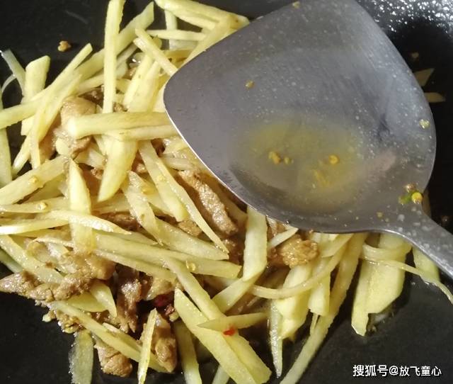 土豆丝炒肉怎么做好吃，土豆丝炒肉怎么家常做法