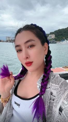 41岁马苏海边冲浪视频引热议，她还自称运动女孩