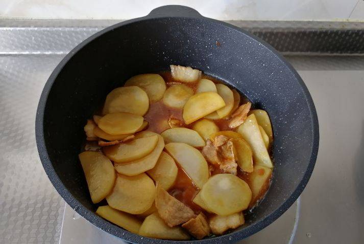 小土豆炒肉片，没有胃口，快来试试这道菜吧